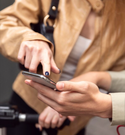 hoverboard rest with phone